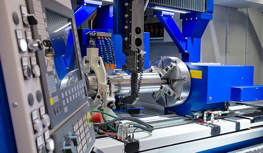 Einblick in eine Werkzeugmaschine aus dem bisherigen Bildbestand